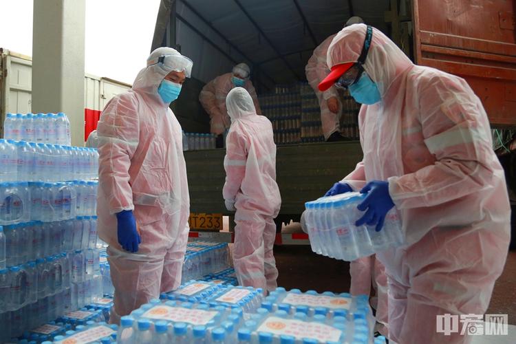集团运输分队再次来到武汉梁子湖水产品加工搬运饮用矿泉水